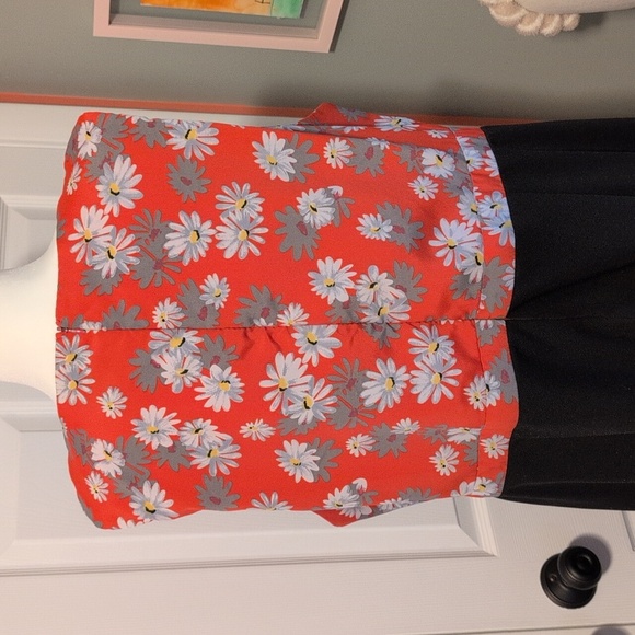 Flutter Women's Red and Black Floral Cocktail Dress - Picture 4 of 7